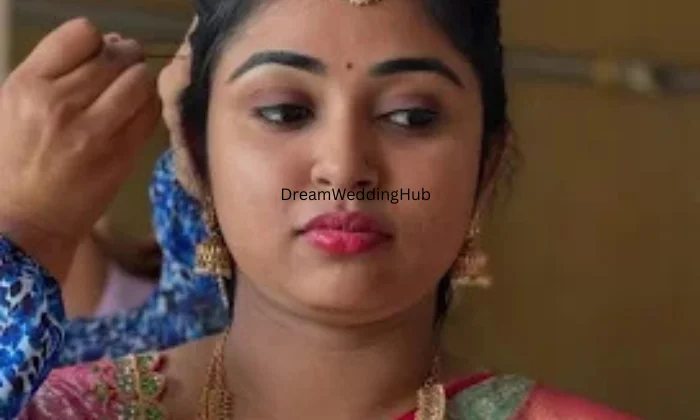 New shades beauty parlour